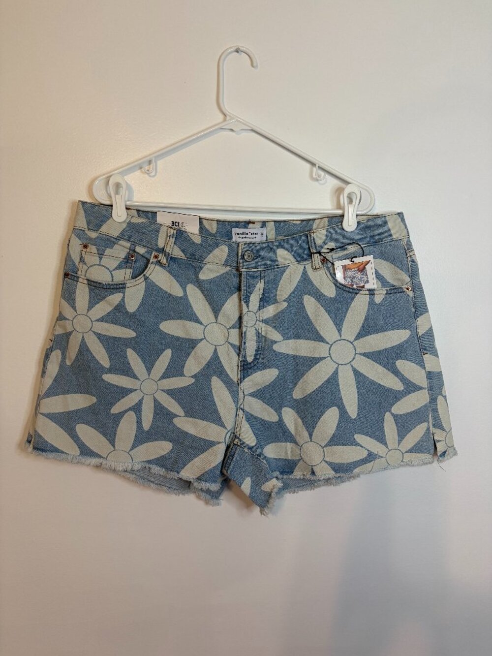Vanilla Star High Rise Flower Pattern Shorts (NWT)